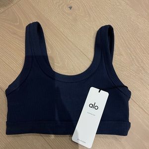 NWT Alo yoga wellness bra